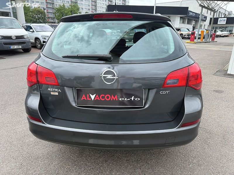 Opel Astra 1.7 CDTi 81kW - fotka 7 z 38