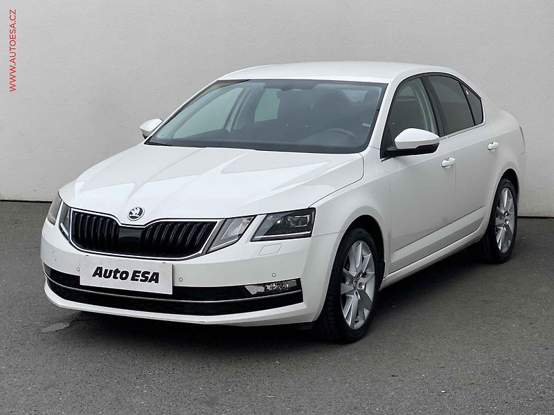 Škoda Octavia (2018) 1.6 TDi, ČR, Style, LED - fotka 3 z 18