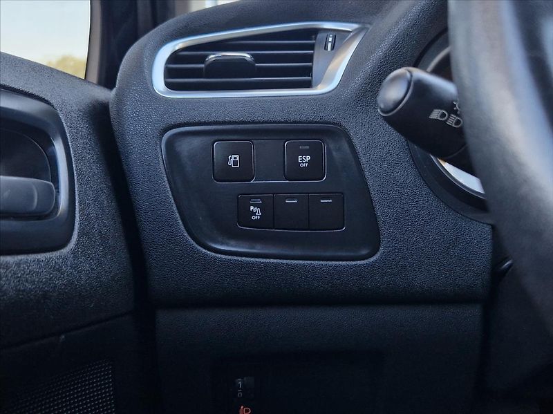 Citroën C4 1,4 i AC SENZORY+SADA ZIM.KOL - fotka 28 z 30
