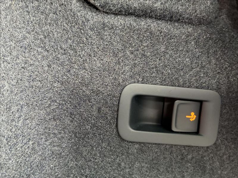 Seat Ateca 2,0 TDI TAŽNÉ KAMERA - fotka 13 z 31