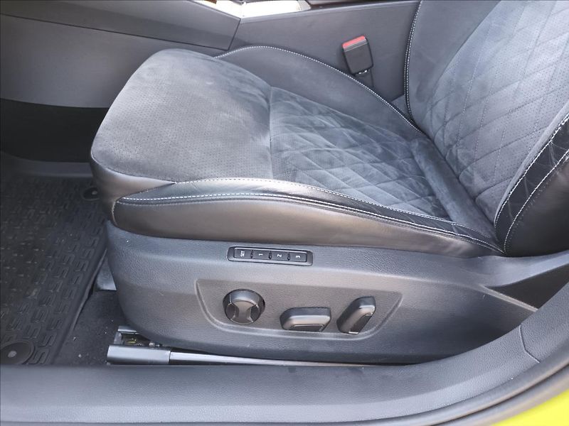 Škoda Superb 2,0 TDI,4X4,Sportline,ČR,DSG, - fotka 17 z 50