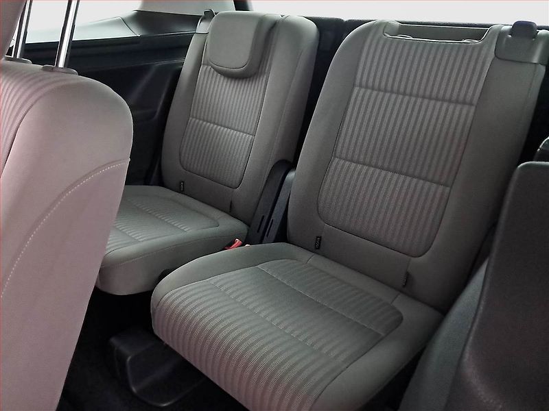Seat Alhambra (2011) 2.0 TDI, 7 míst, Tempomat - fotka 16 z 19