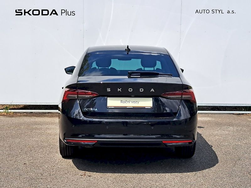 Škoda Octavia (2024) Top Selection 1,5 TSI 110 kW - fotka 9 z 23