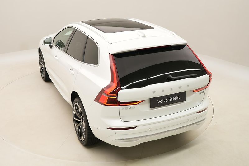 Volvo XC60 B5 AWD BRIGHT ULTRA AUT CZ - fotka 18 z 64
