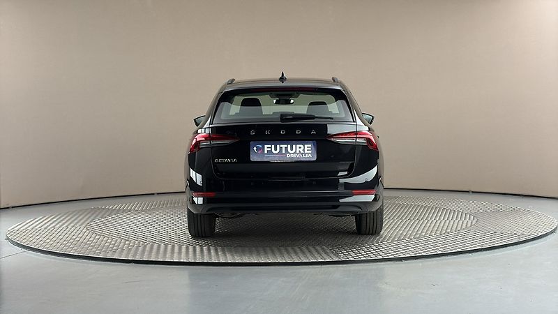 Škoda Octavia 2.0 TDI DSG Ambition Combi - fotka 5 z 23
