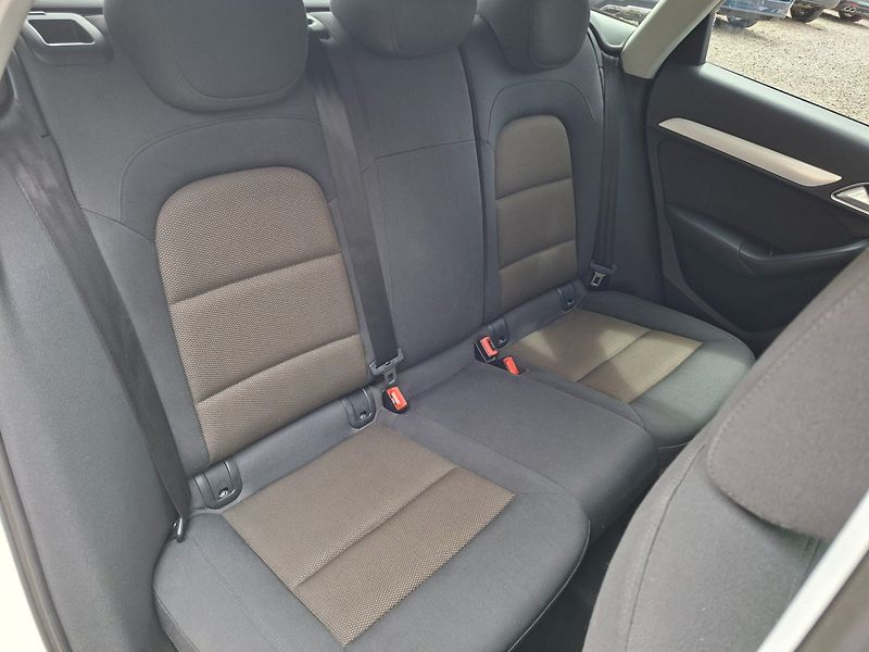 Audi Q3 (2012) 2.0TDI 130kW QUATTRO-S-TRONIC - fotka 26 z 39