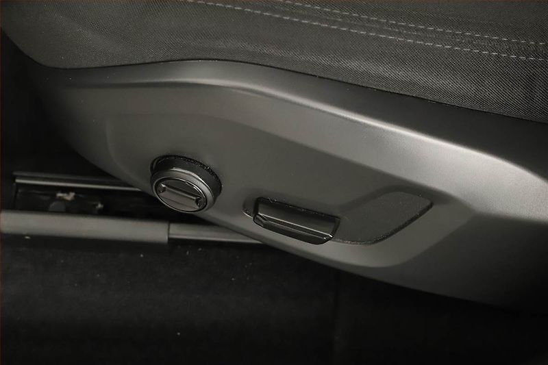 Volvo XC60 (2023) B4 - fotka 11 z 20