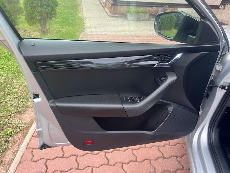 Škoda Octavia 1.5TSI 110KW,STYLE,DSG,ALU,DPH - fotka 13 z 43