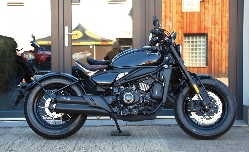 CFMOTO (2026) 450CL-C Bobber BLACK - fotka 1 z 25