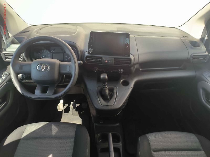 Toyota ProAce City Verso (2022) 1.5D-4D, ČR - fotka 8 z 19