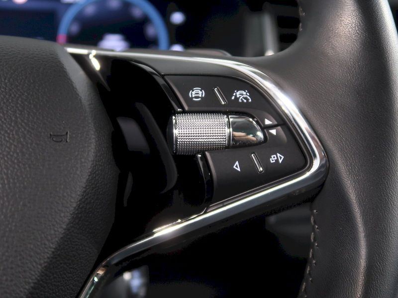 Škoda Kodiaq (2023) L&K 2.0TSI 140KW 4x4 DSG TAŽNÉ - fotka 23 z 47