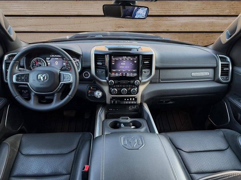 Dodge RAM (2019) +LARAMIE+LONGBED+HEMI+ - fotka 20 z 21