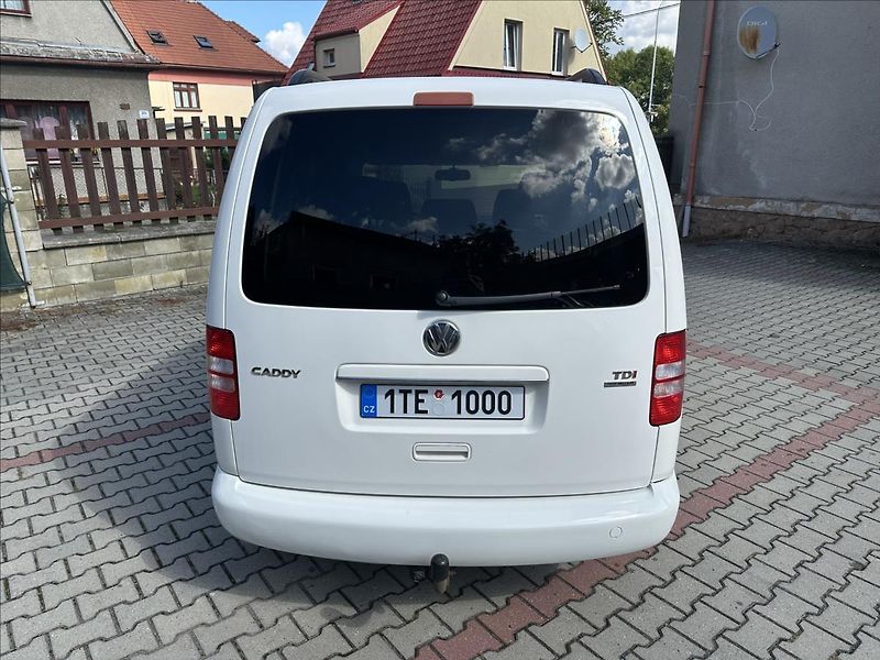 Volkswagen Caddy 1,6 TDI PO VELKÉM SERVISE - fotka 4 z 17