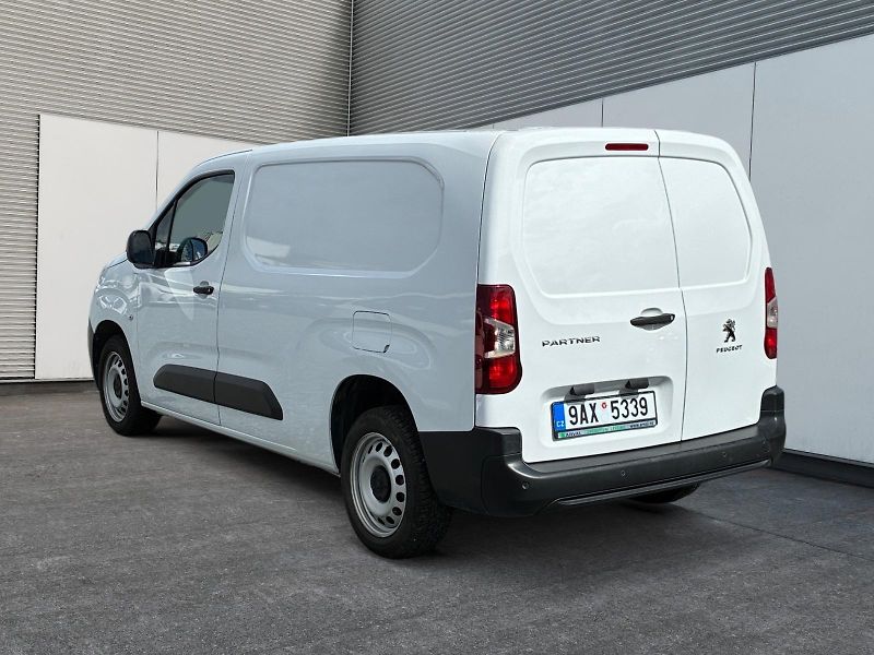 Peugeot Partner (2023) L2 1.5BHDI 75kW CZ DPH - fotka 4 z 11