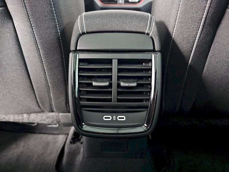 Škoda Scala (2024) 1.0TSi 85kW MONTE CARLO PANORA - fotka 24 z 27