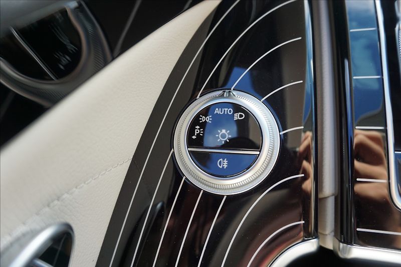 Mercedes-Benz Třídy S 2,9 - fotka 12 z 24