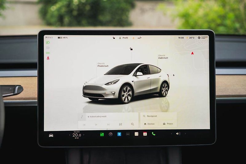 Tesla Model Y (2022) Long Range AWD 79kWh, SoH 91% - fotka 18 z 27