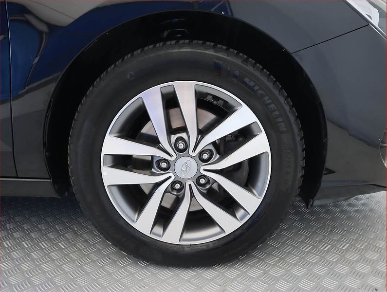 Hyundai i30 (2020) Family 1.6 CRDi, Serv.kniha - fotka 15 z 18