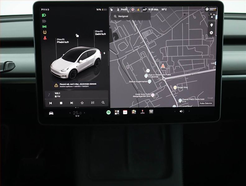 Tesla Model Y (2022) Long Range AWD 79kWh, SoH 90% - fotka 12 z 20