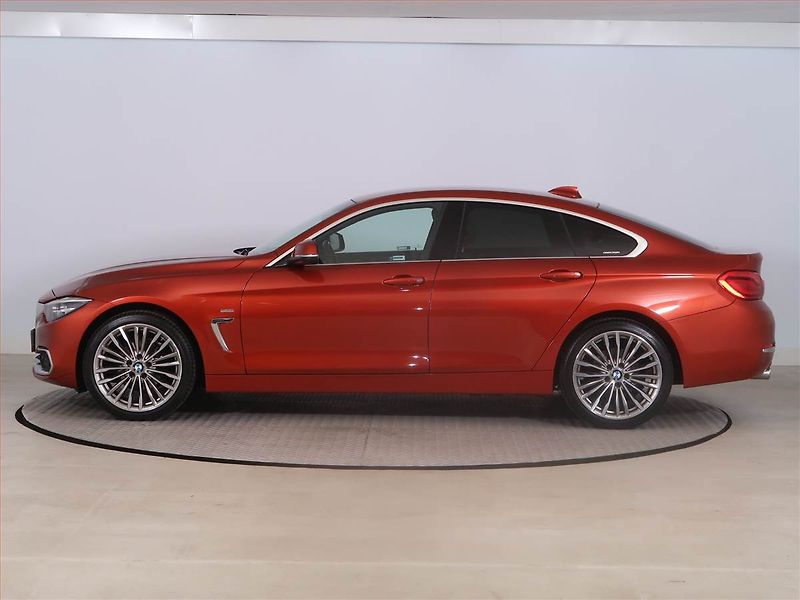 BMW Řada 4 (2017) Sport Line 420d xDrive, 4X4 - fotka 3 z 25