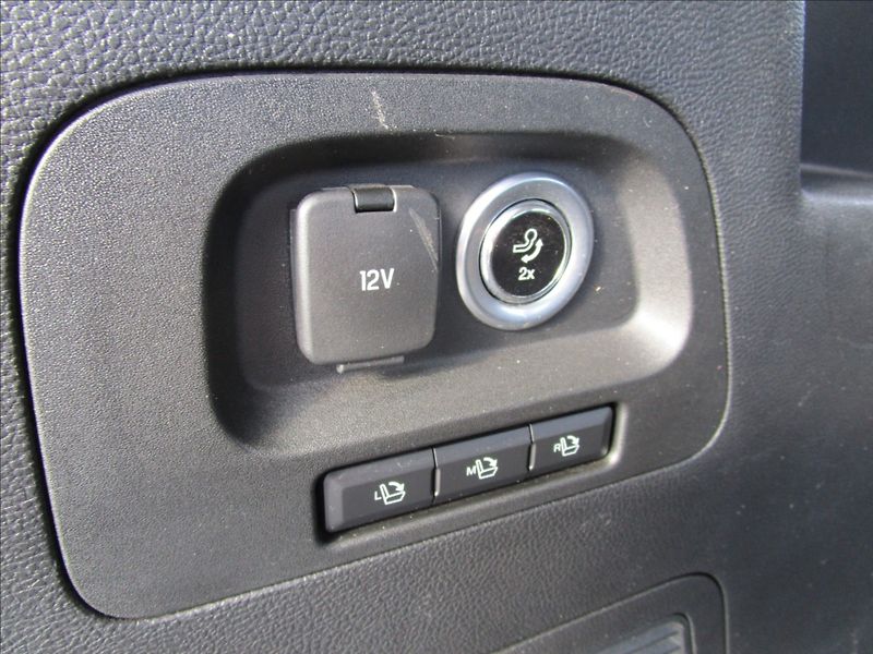 Ford S-MAX 1.5 EcoBoost, aut. klima, LED - fotka 37 z 44