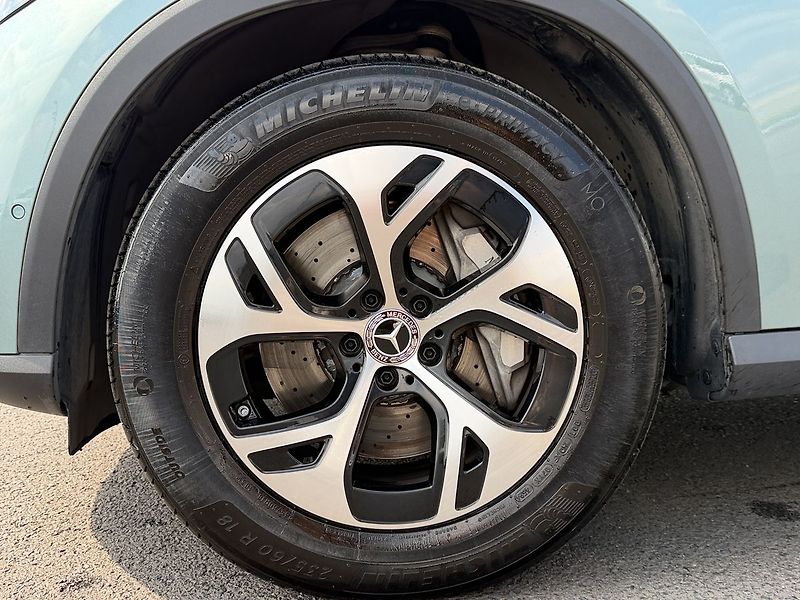 Mercedes-Benz GLC 200 d 4MATIC - fotka 26 z 37