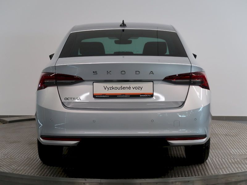 Škoda Octavia (2025) TOP SELECTION 2.0TDI 110KW DSG - fotka 9 z 39