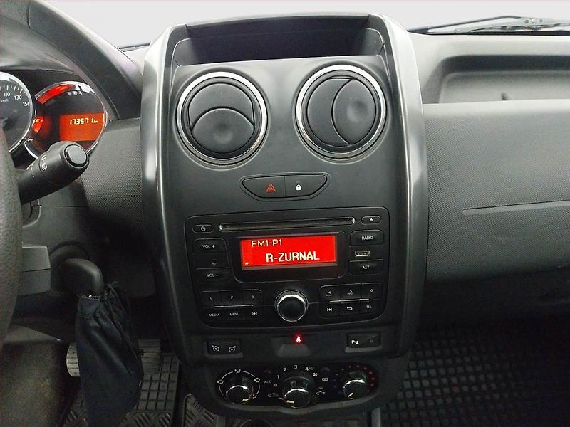 Dacia Duster (2016) 1.5 dCi, 4X4, ČR,1.maj - fotka 12 z 14