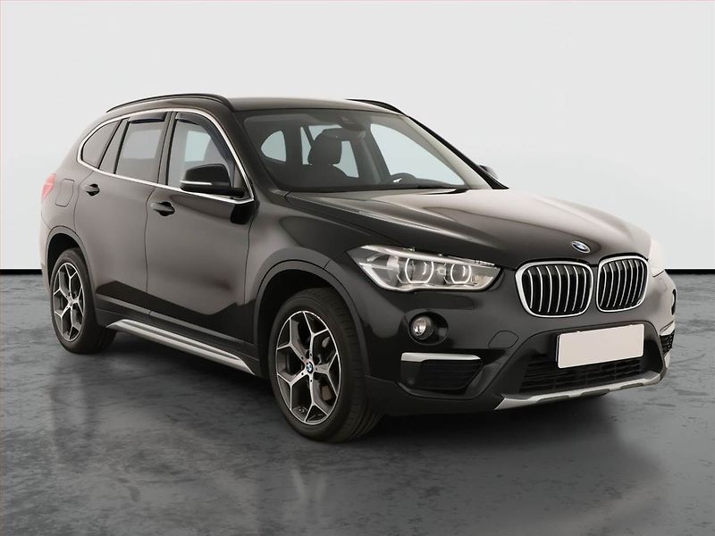 BMW X1 (2019) xDrive18d, ALU, KLIMA, ČR, 4X4 - fotografie inzerátu