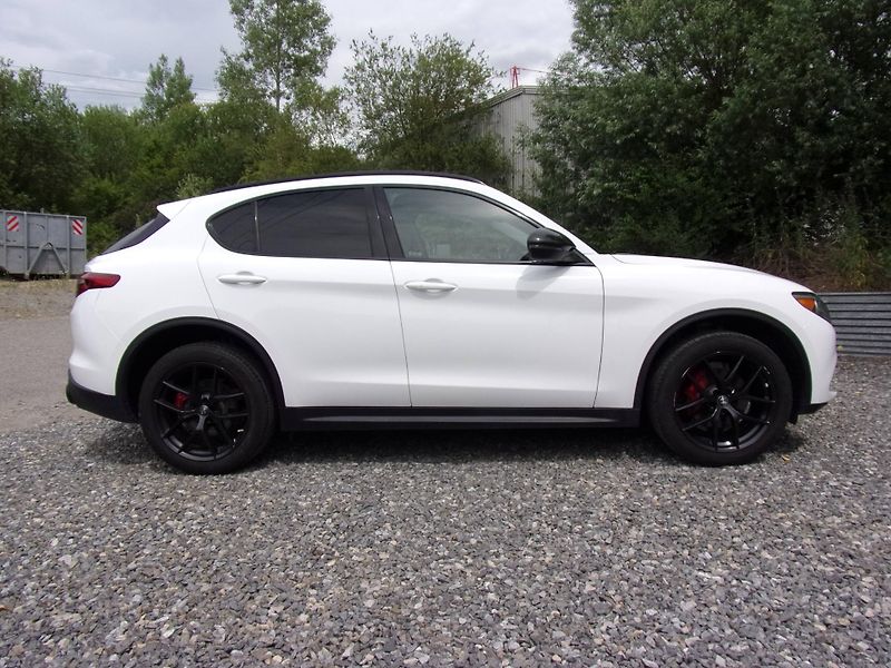 Alfa Romeo Stelvio (2020) 2.0TURBO 206kW PANORAMA VÝBAVA - fotka 4 z 27