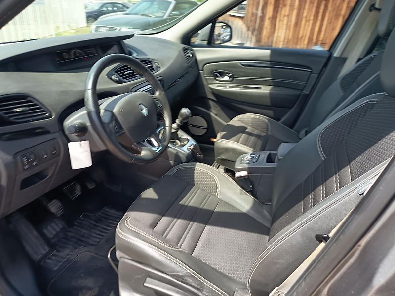 Renault Scénic (2014) 1.2 97kw 114tis Km - fotka 24 z 40