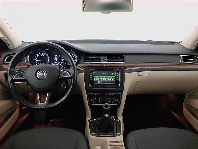 Škoda Superb (2015) Elegance 2.0 TDI, Tempomat - fotka 8 z 26