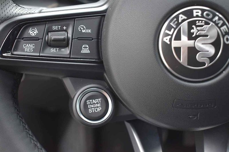 Alfa Romeo Tonale umí zaujmout. Jak vzhledem, tak jízdními vlastnostmi