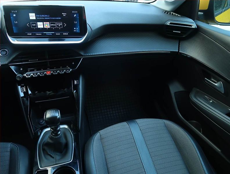 Peugeot 208 (2020) 1.2 PureTech, Serv.kniha, Kůže - fotka 8 z 18