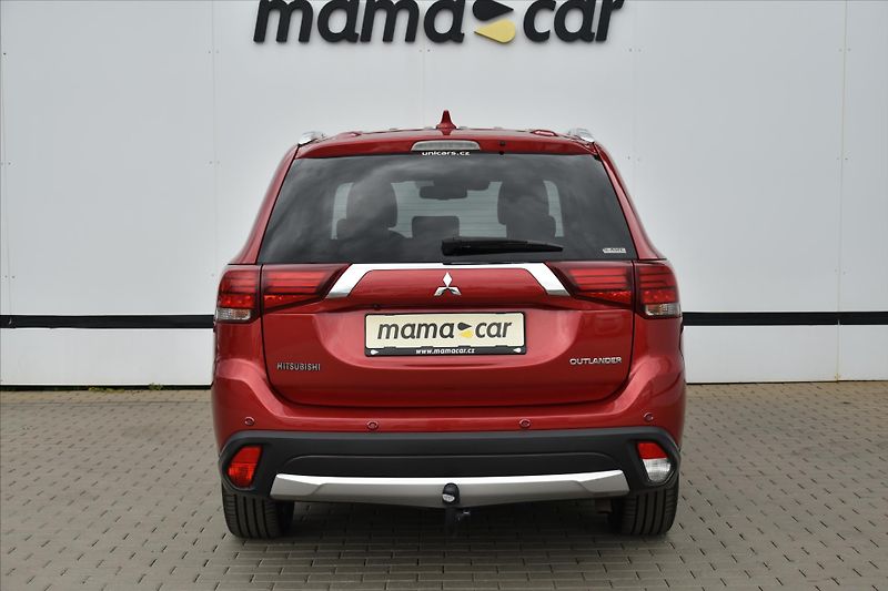 Mitsubishi Outlander 2.2 DI-D 4WD A/T 7-MÍST ČR - fotka 6 z 33