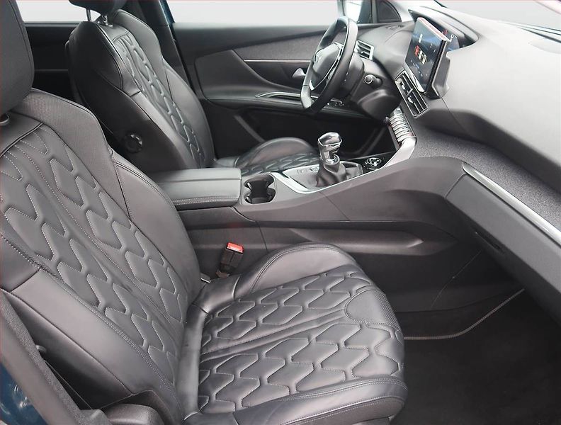 Peugeot 5008 (2021) Allure 1.5 BlueHDi - fotka 9 z 25