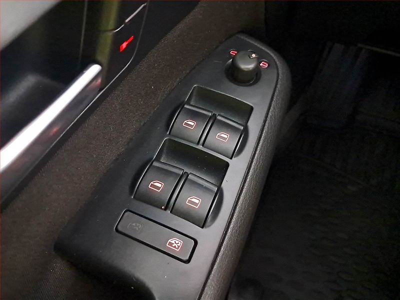 Audi A4 (2007) 2.0 TDI, nová STK, Tažné - fotka 17 z 17