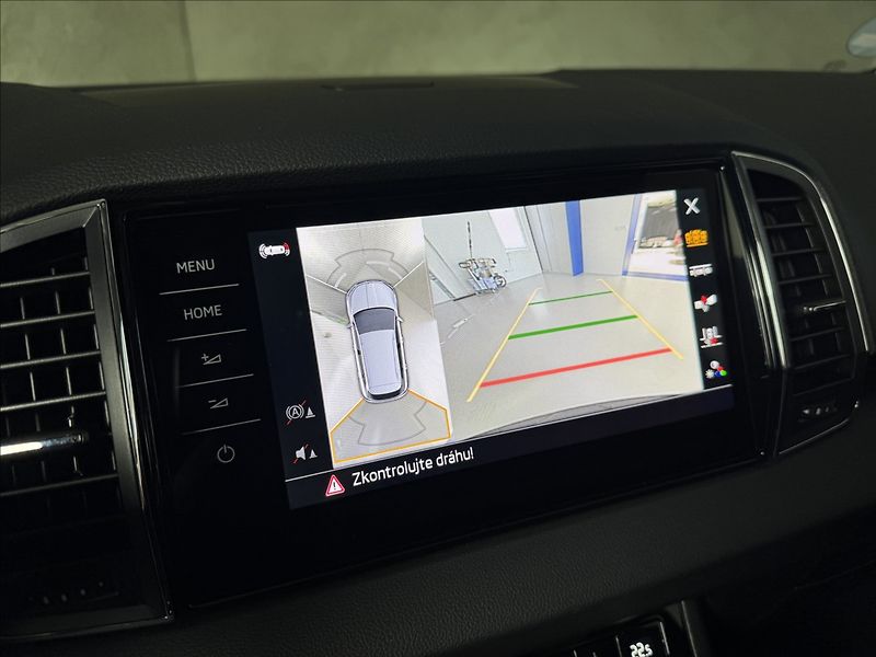Škoda Karoq 2,0 TDi  DSG 4x4 Style Virtual - fotka 39 z 45