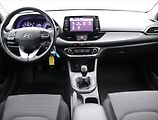 Hyundai i30 1,5 i Comfort Family CZ 2.Maj - náhled 23