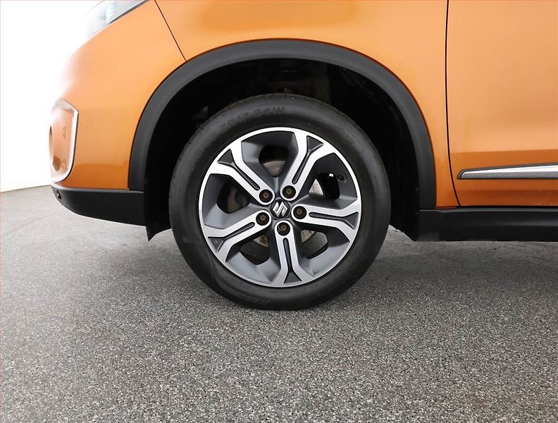 Suzuki Vitara (2016) Premium 1.6 DDiS, 4X4 - fotka 19 z 19