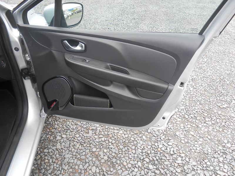 Renault Clio 0,9TCe,NAVI, CHROM, 65TKM - fotka 15 z 39