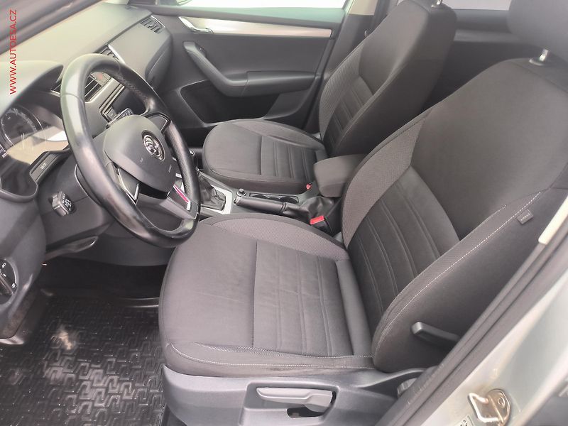 Škoda Octavia (2018) 1.6TDi, ČR, Ambition, zámek - fotka 9 z 18