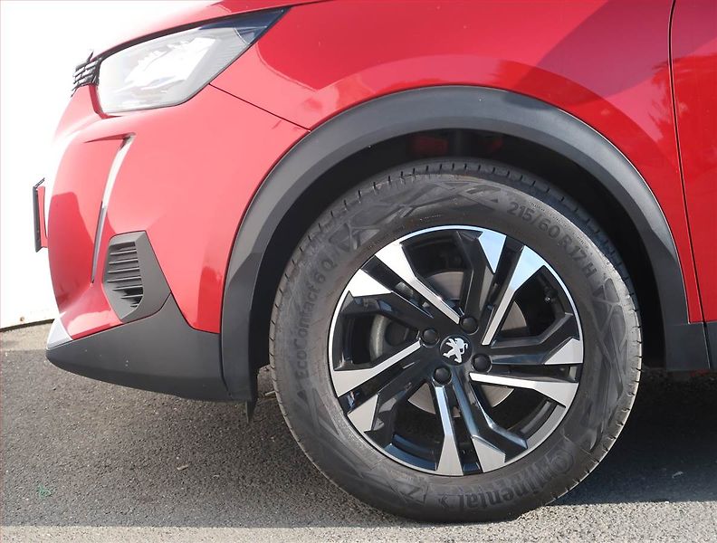 Peugeot 2008 (2023) 1.2 PureTech, Automat, ČR - fotka 15 z 22