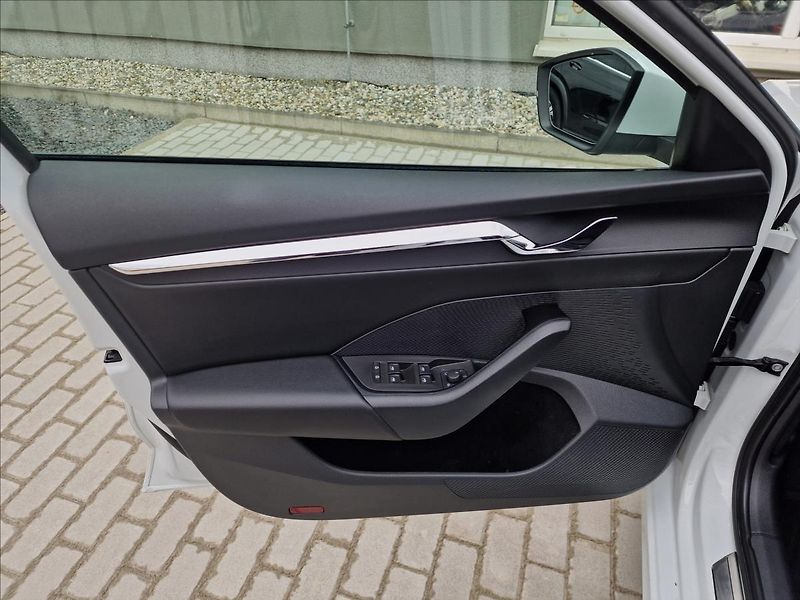 Škoda Octavia 2.0TDI Style, původ ČR,1.Maj. - fotka 39 z 50