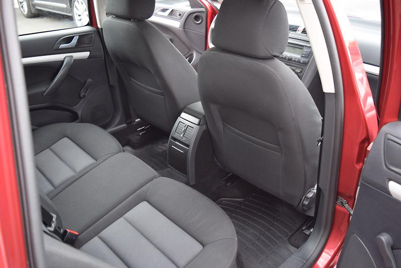 Škoda Octavia (2006) 1.9TDI 77kw ALU PARKTRONIC  - fotka 36 z 49