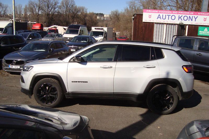 Jeep Compass (2022) 1.3 Night Eagle,ČR,1.Majitel - fotka 4 z 75
