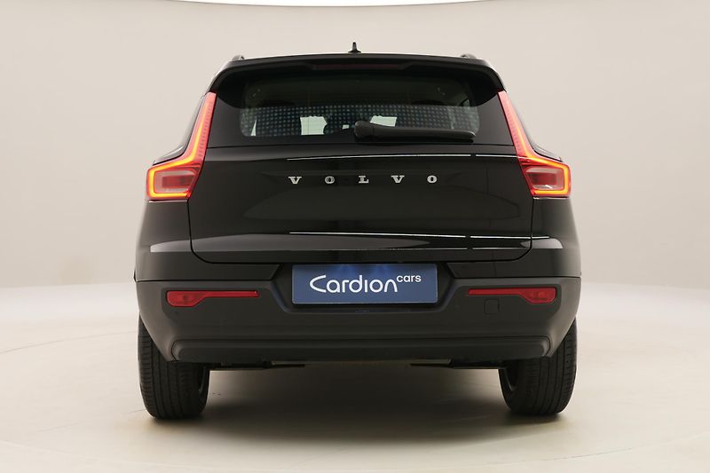 Volvo XC40 T2 KINETIC AUT REZERVACE - fotka 11 z 39