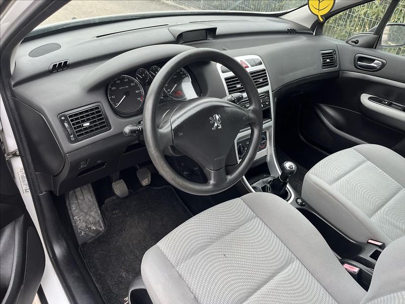 Peugeot 307 1,4 i KLIMA STK 1/28 - fotka 9 z 28