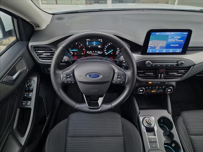 Ford Focus 1.5TDCi 88kW Titanium,ČR,1.Maj - fotka 12 z 48