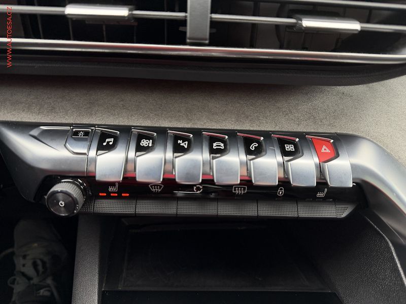 Peugeot 3008 (2018) 2.0 HDi, GT, AT, LED, panor - fotka 18 z 23